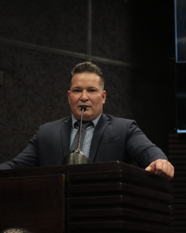 Projeto de lei do vereador Leandro Dourado garante CNH gratuita