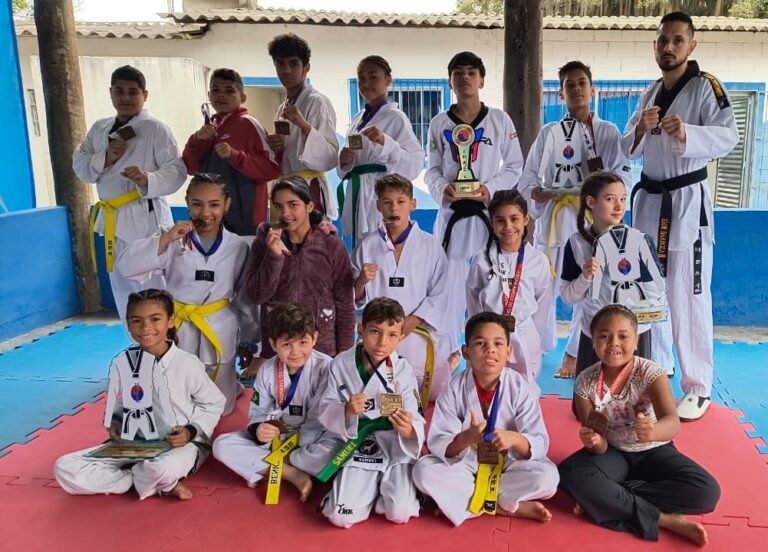 ARUJÁ CONQUISTA 19 OUROS E TÍTULO POR EQUIPES NA 5ª COPA DOS AMIGOS DO TAEKWONDO