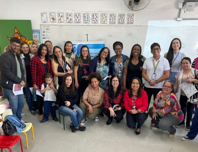 Transtorno do Espectro Autista e acolhimento de PCDs é tema de palestra para professores da EPG Érico Veríssimo