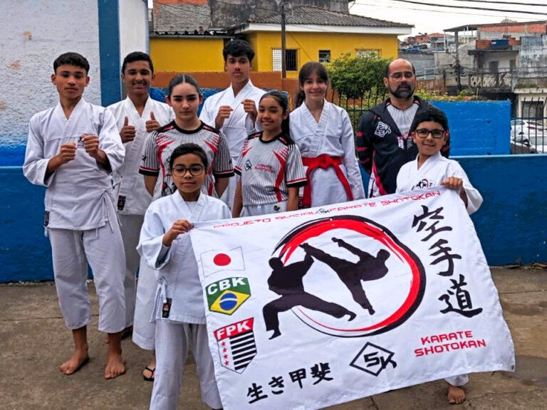 Alunos dos CEUs de Guarulhos comemoram medalhas na Olimpíada Colegial Guarulhense