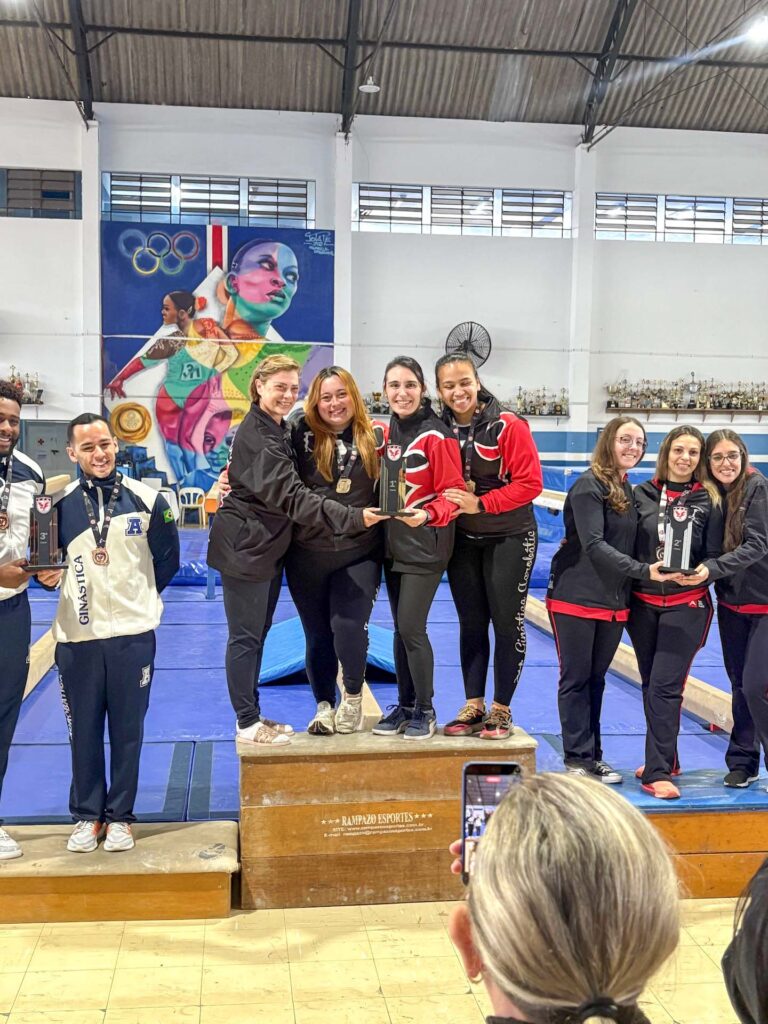 Ginástica acrobática de Guarulhos conquista o tetracampeonato paulista