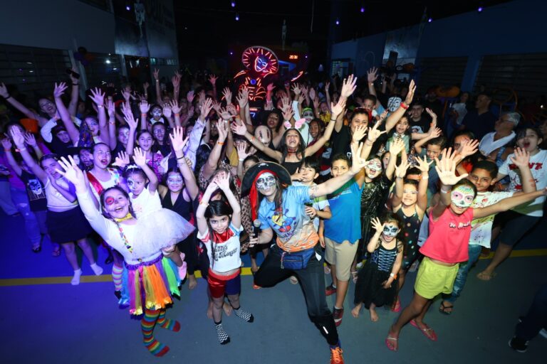 Festa de Halloween com atrações gratuitas leva mais de 1.000 pessoas ao CEU Ottawa-Uirapuru