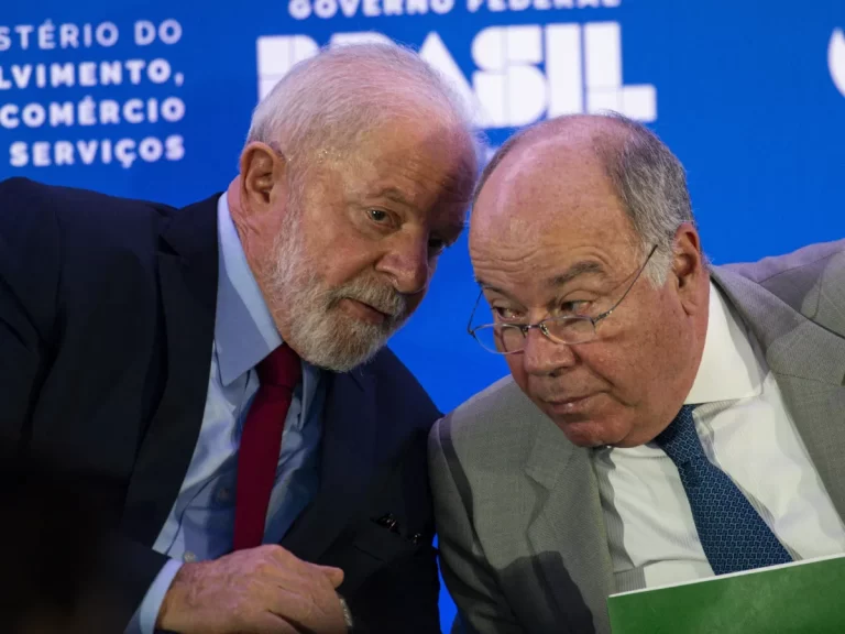 Lula convoca Vieira após conversa de chanceler com secretário de Trump