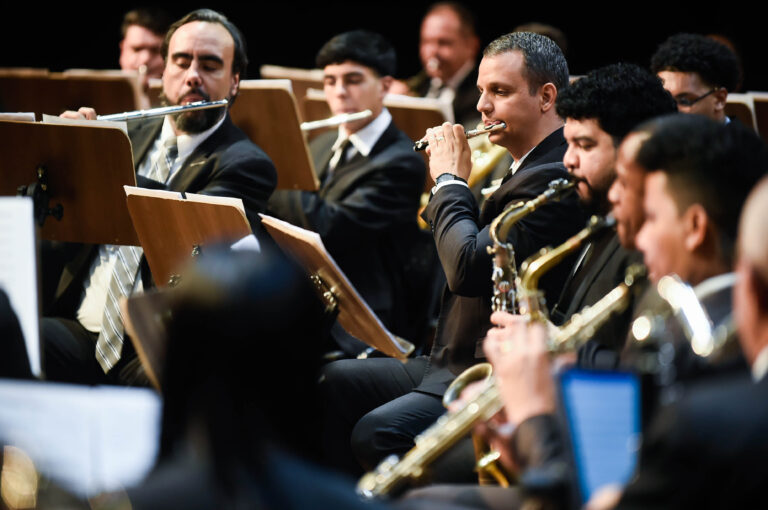 Concerto da Banda Sinfônica de Guarulhos atrai mais de 300 pessoas ao Adamastor