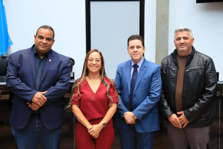 Professora Cris é reeleita presidente da Câmara de Arujá para o mandato de 2026