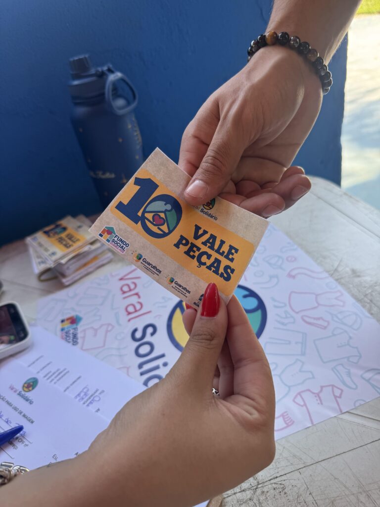 Varal Solidário do Fundo Social de Solidariedade beneficia 100 famílias no Recreio São Jorge