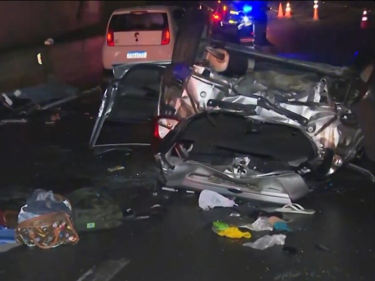Quatro jovens morrem após carro cair de viaduto no ABC Paulista