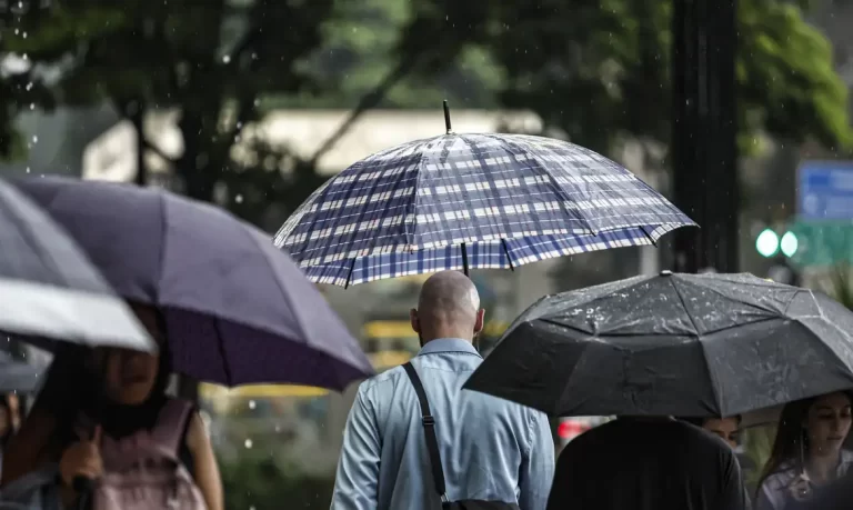 Tempestade deixa 129 mil clientes sem luz na grande São Paulo