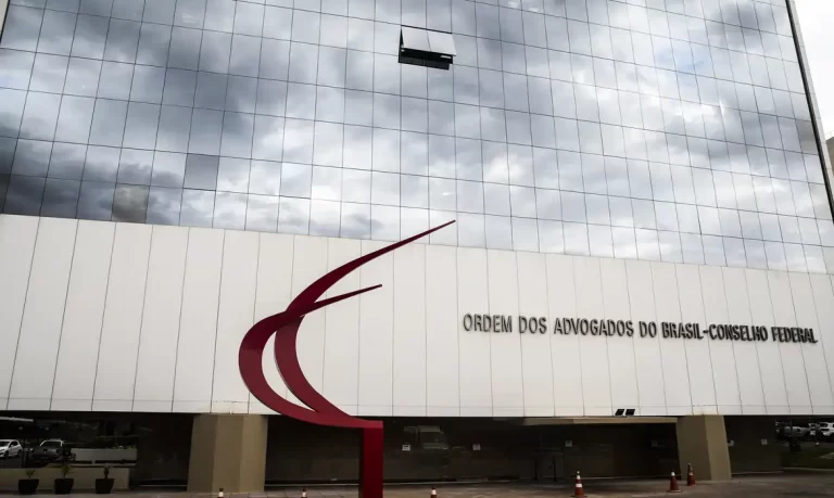 OAB critica “caráter permanente” e pede encerramento do inquérito das fake news