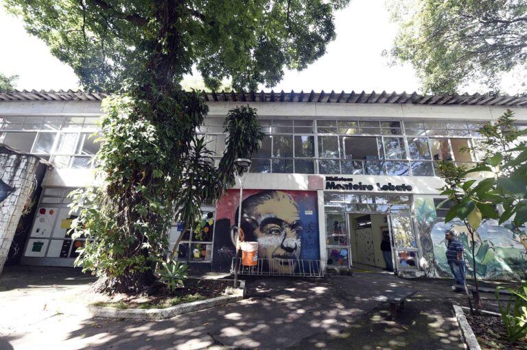 Biblioteca Monteiro Lobato promove oficina gratuita de fanzine e expressão criativa