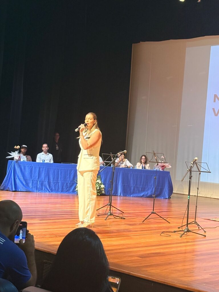 Carol Sanches, primeira dama e e presidente do Fundo Social de Solidariedade do município promoveu evento especial para servidoras em celebração ao Dia Internacional da Mulher