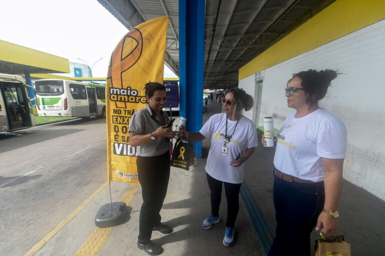Prefeitura leva mensagem do Maio Amarelo a motoristas de ônibus
