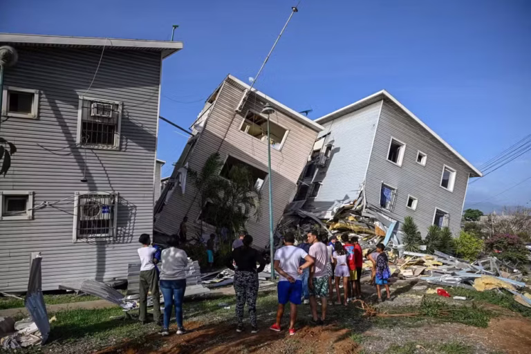 Terremotos devastam a Venezuela e deixam centenas de mortos; buscas por sobreviventes continuam