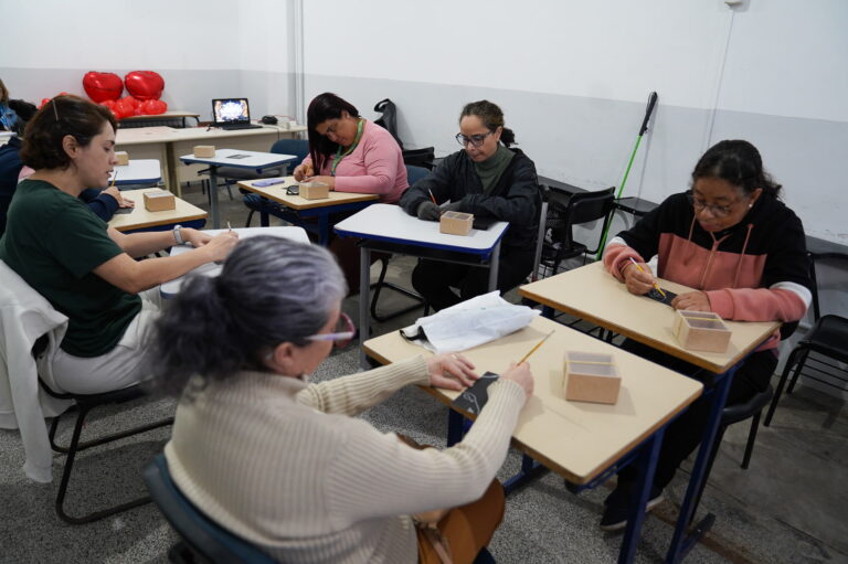Prefeitura recebe inscrições de mulheres com fibromialgia para vivência arteterapêutica