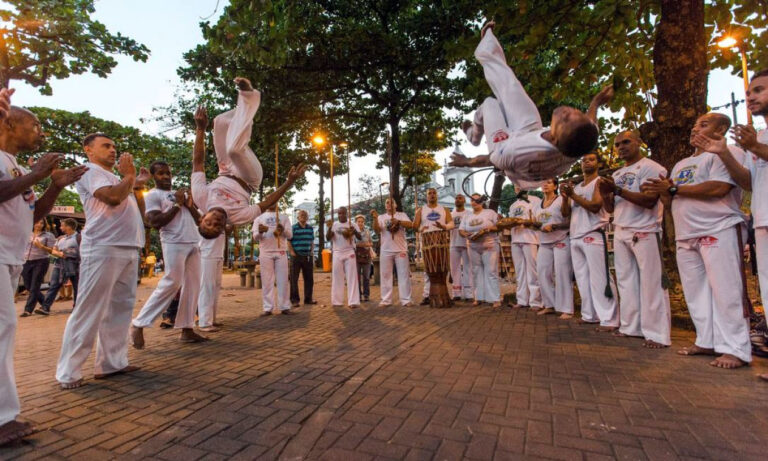 Roda de Capoeira Amigos de Bonsucesso promove cultura, tradição e integração comunitária