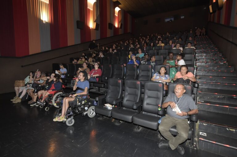 Prefeitura recebe inscrições de PCD para sessão de cinema gratuita no Sesc em São Paulo
